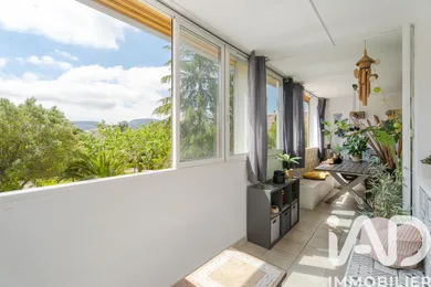 Appartement à Hyères (83400)