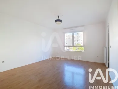 Apartment in Dammarie-lès-Lys (77190)