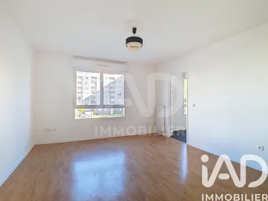 Apartment in Dammarie-lès-Lys (77190)