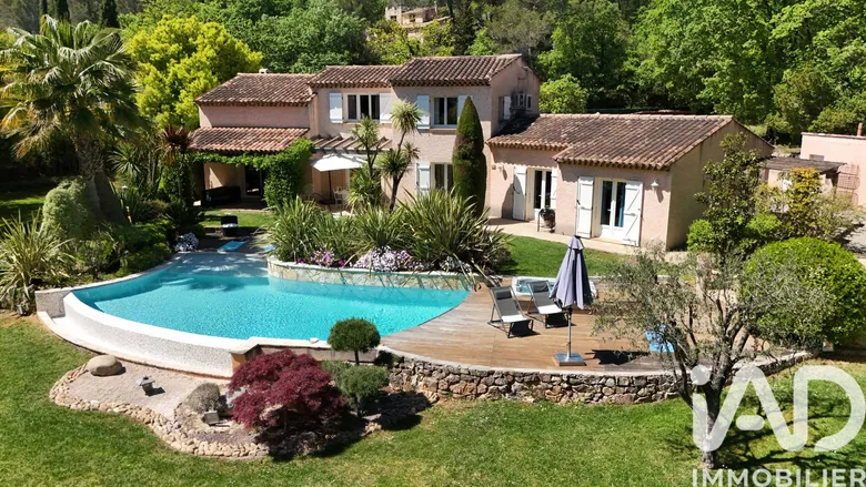 Maison 9 pièces 261 m² · à Draguignan · 261 m² · 885 000 €