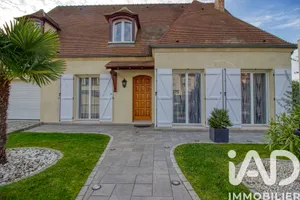 Detached house in Saint-Prix (95390)