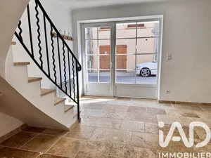 Maison de village à Brue-Auriac (83119)