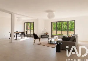House in Saint-Cloud (92210)