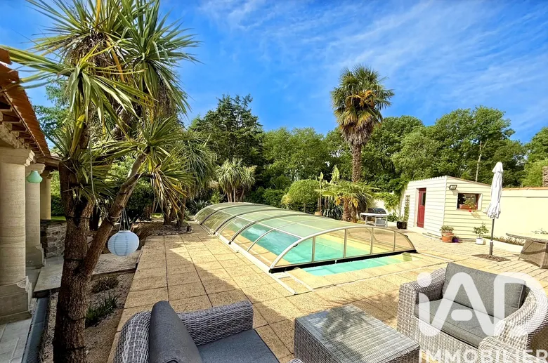 Maison 6 pièces 195 m² · à Legé · 195 m² · 442 000 €