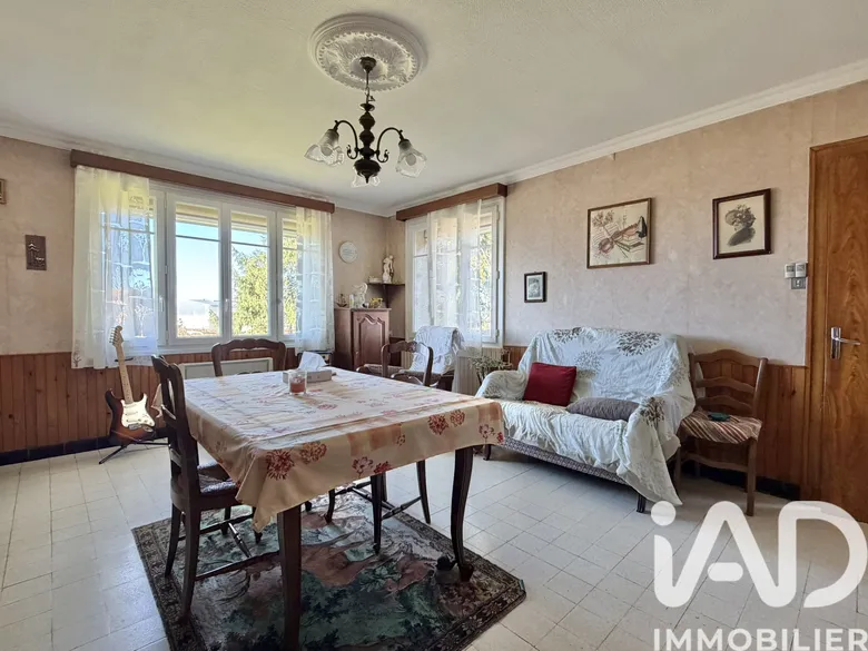 Maison 5 pièces 152 m² · à La Châtaigneraie · 152 m² · 126 000 €