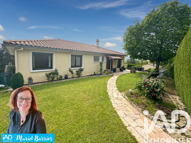 Maison 10 pièces 180 m² · à Saint-Genest-Lerpt · 180 m² · 395 000 €