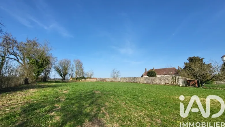 Terrain à bâtir à Piffonds (89330) · 52 000 €
