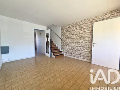 Duplex in Mennecy (91540)