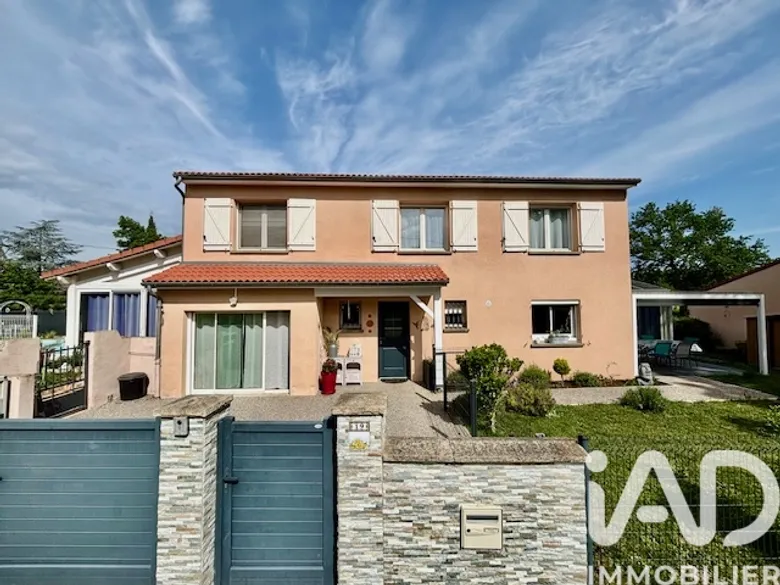 Maison 6 pièces 183 m² · à Gimeaux · 183 m² · 355 000 €