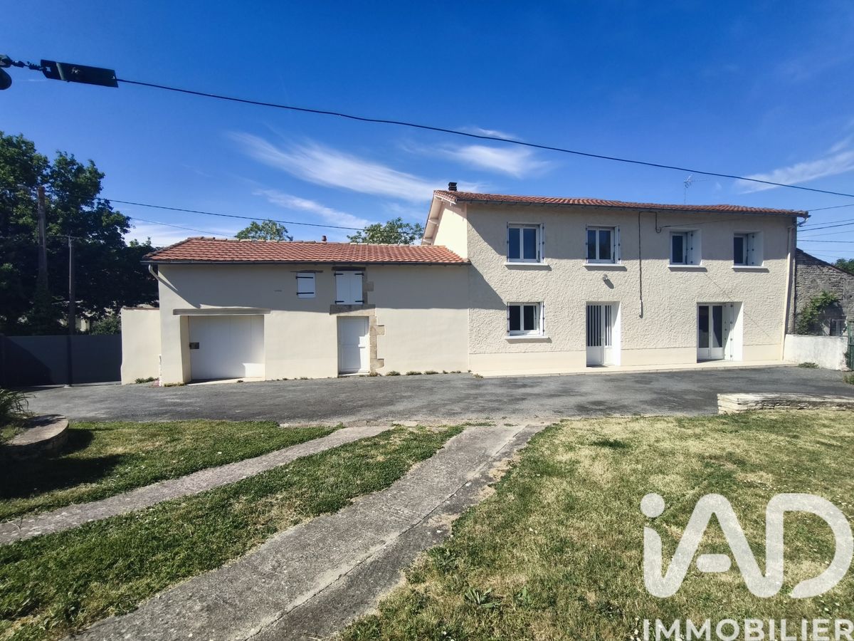 maison à Aiffres