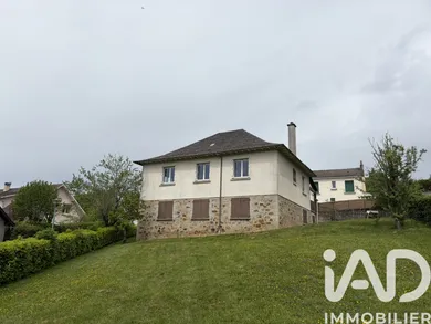 Traditional house in Rieupeyroux (12240)