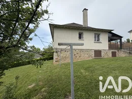 Traditional house in Rieupeyroux (12240)