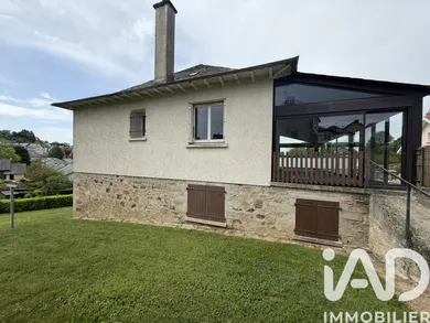 Traditional house in Rieupeyroux (12240)