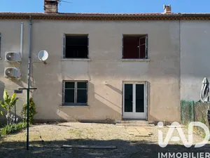 Townhouse in Carpentras (84200)