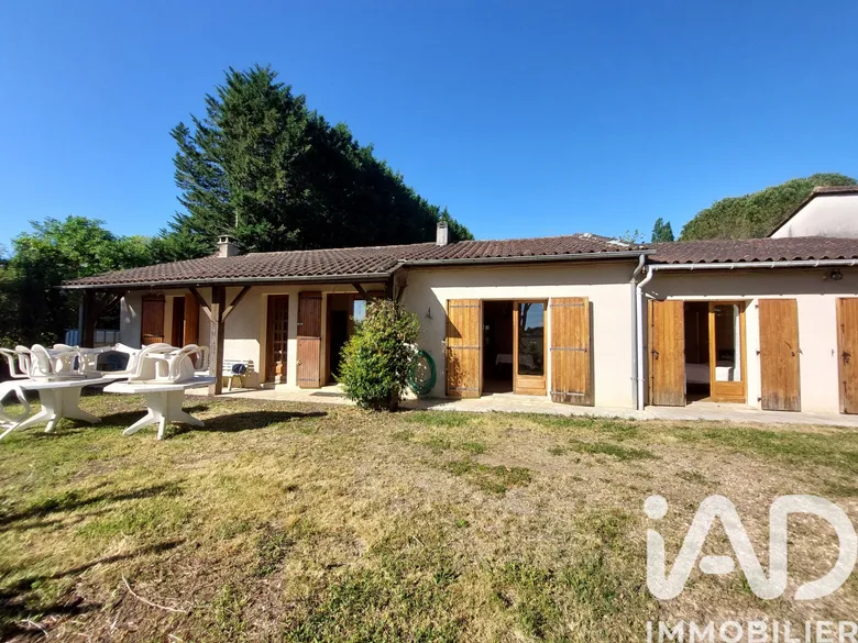 Maison 6 pièces 160 m² · à Montazeau · 160 m² · 200 000 €