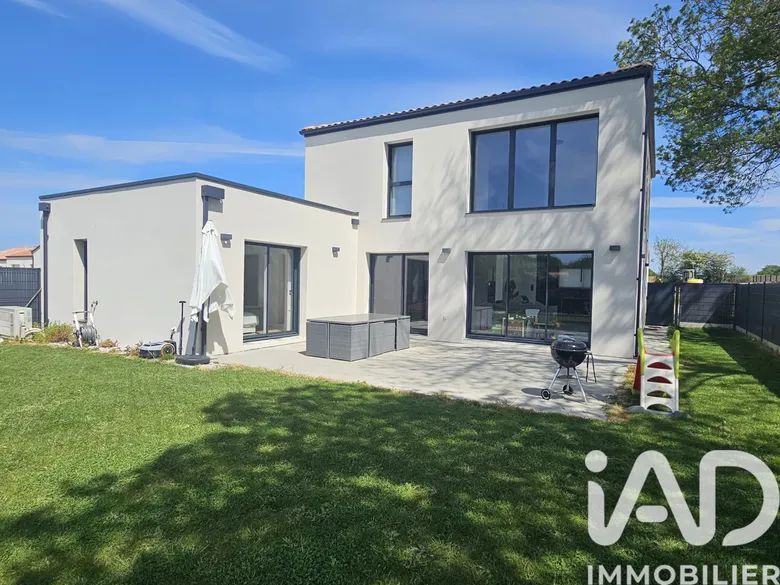 Maison 6 pièces 146 m² · à Montréverd · 146 m² · 399 000 €