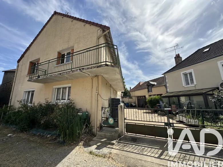 Immeuble 223 m² · à Saint-Août · 223 m² · 138 000 €