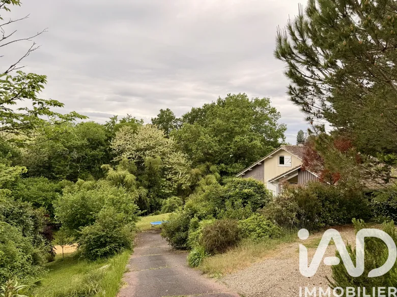 Maison 6 pièces 220 m² · à Latresne · 220 m² · 669 000 €