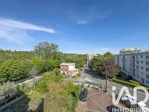 Apartment in Le Pecq (78230)