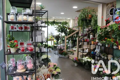 Gifts, Flowers in Tiercé (49125)
