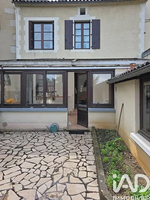 Maison à Montbron (16220)