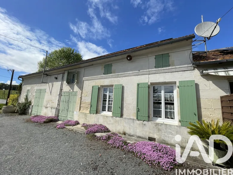 Maison 6 pièces 185 m² · à Sainte-Lheurine · 185 m² · 230 000 €