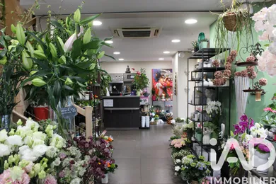 Gifts, Flowers in Tiercé (49125)