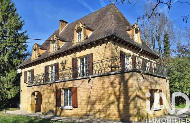 Maison 8 pièces 199 m² · à Sarlat-la-Canéda · 199 m² · 298 000 €