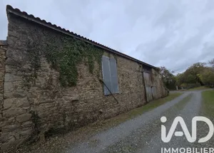 Grange à Saint-Pierre-des-Échaubrognes (79700)
