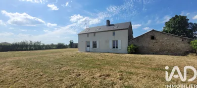 Village house in Louin (79600)