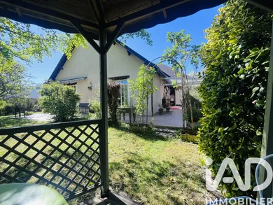 House in Saint-Julien-les-Villas (10800)