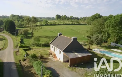 Maison traditionnelle à Tréglamus (22540)