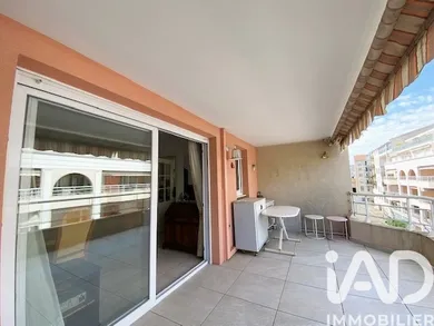 Apartment in Saint-Raphaël (83700)