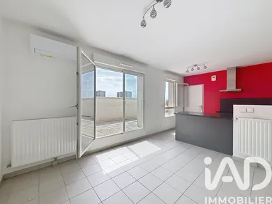 Apartment in Saint-Priest (69800)