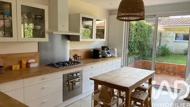 Townhouse in Bordeaux (33200)