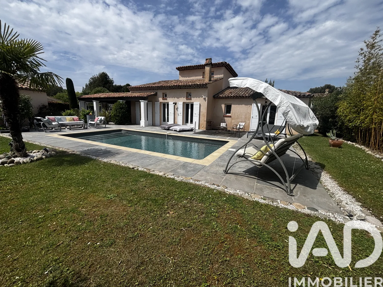 Vente maison à Mallemort (13370) : maison traditionnelle 6 pièces 139 m² - 2012573 — 2