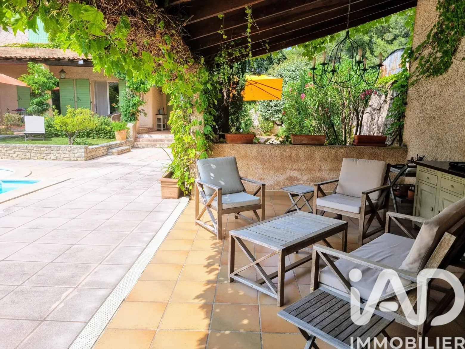 Vente maison à Rognac (13340) : maison traditionnelle 5 pièces 163 m² — 2