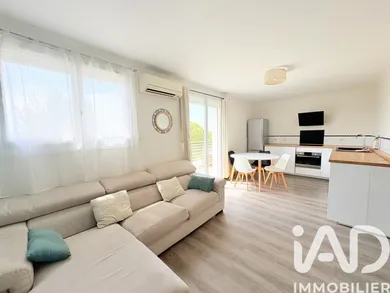 Apartment in Marignane (13700)