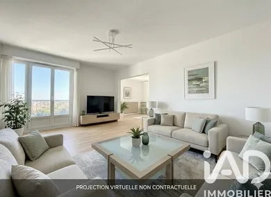 Apartment in La Rochelle (17000)