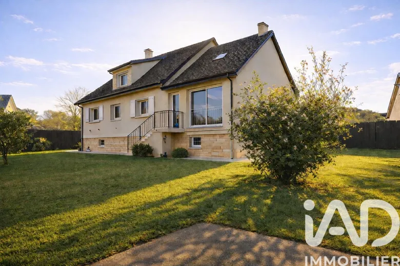Maison 8 pièces 176 m² · à Sainte-Geneviève · 176 m² · 349 000 €