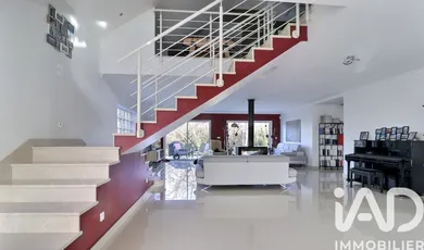 Architectural house in Longpont-sur-Orge (91310)