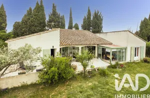 Traditional house in Fontvieille (13990)