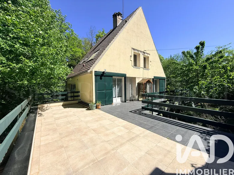 Maison 6 pièces 169 m² · à Chantilly · 169 m² · 625 000 €