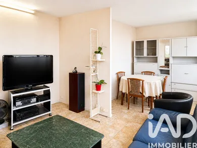 Apartment in Paris (75013)