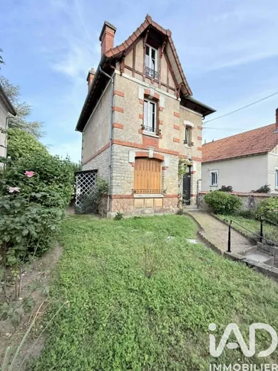 Maison à Saint-Amand-Montrond (18200)