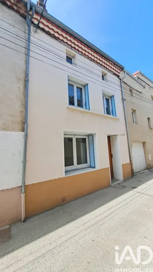 Village house in Sarras (07370)