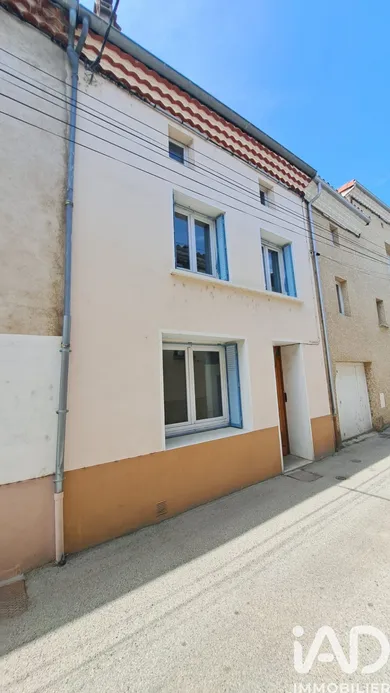 Village house in Sarras (07370)
