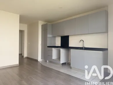 Apartment in Neuilly-Plaisance (93360)