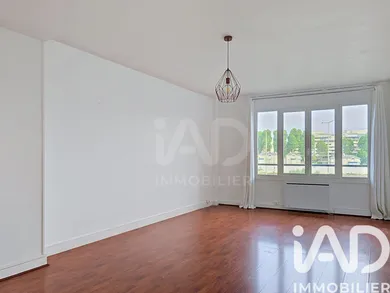 Apartment in Courbevoie (92400)