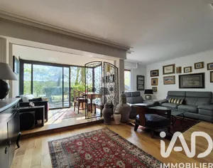Apartment in Jouy-en-Josas (78350)